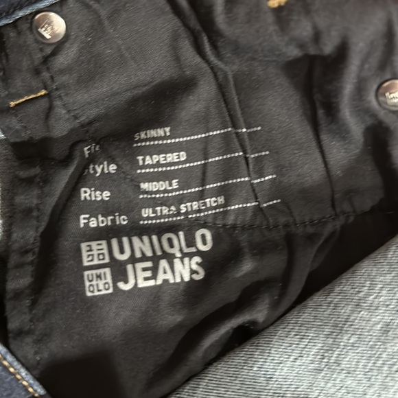 Uniqlo Dark Washed Skinny Tapered Jean - Picture 4 of 5